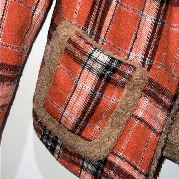 NWT Plaid Faux Fur Lined Women's Jacket Size Small - Picture 5 of 8